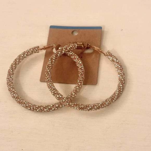 Jewelry - NWT Gold and rhinestone hoops